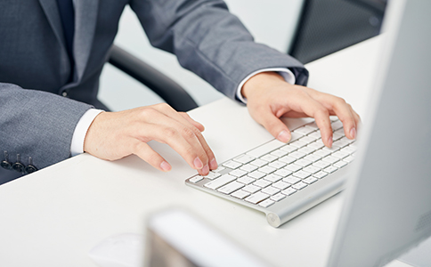 ?？谧?cè)資金變更