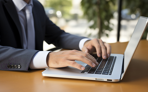 ?？谧杂邢薰镜那疤釛l件