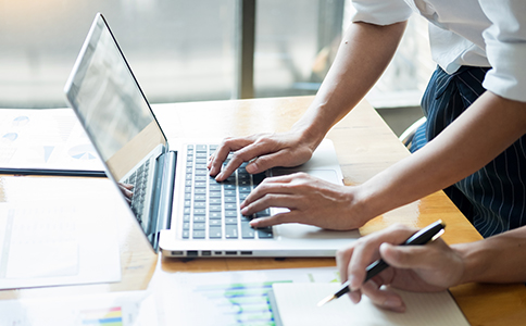 ?？谌肆Y源許可證辦理流程