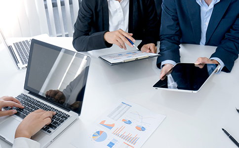 注冊(cè)?？趶V告公司