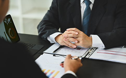 ?？谧再Y金變更的情形與理由