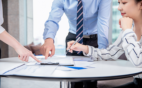 ?？谟邢薰咀缘幕緱l件