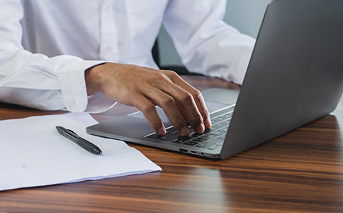 ?？谧N公司多少錢