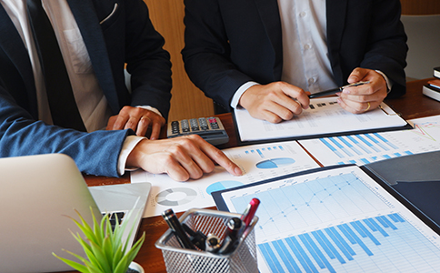 ?？诠咀孕枰闹饕掷m(xù)