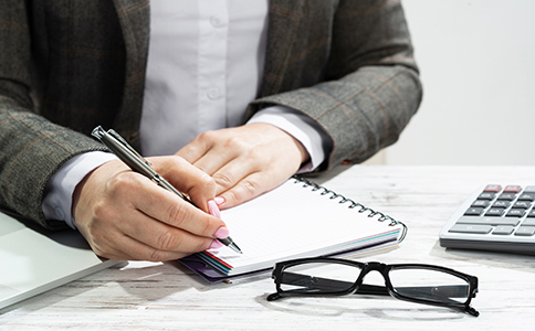 ?？谖幕瘋髅焦咀缘莫?dú)特紅利