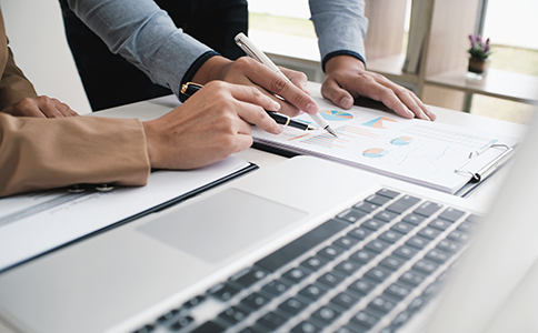 ?？谪?cái)務(wù)代理公司注冊(cè)的背景