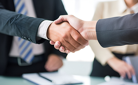 選擇?？诖碜酝赓Y公司的優(yōu)勢