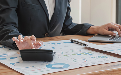 ?？诖碜?cè)公司收費(fèi)